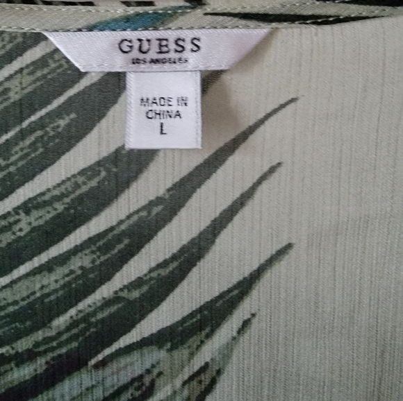 Guess Hawaiian Green and Pink Shirt - Picture 3 of 3